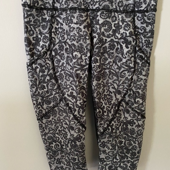 Lululemon - Picture 5 of 5